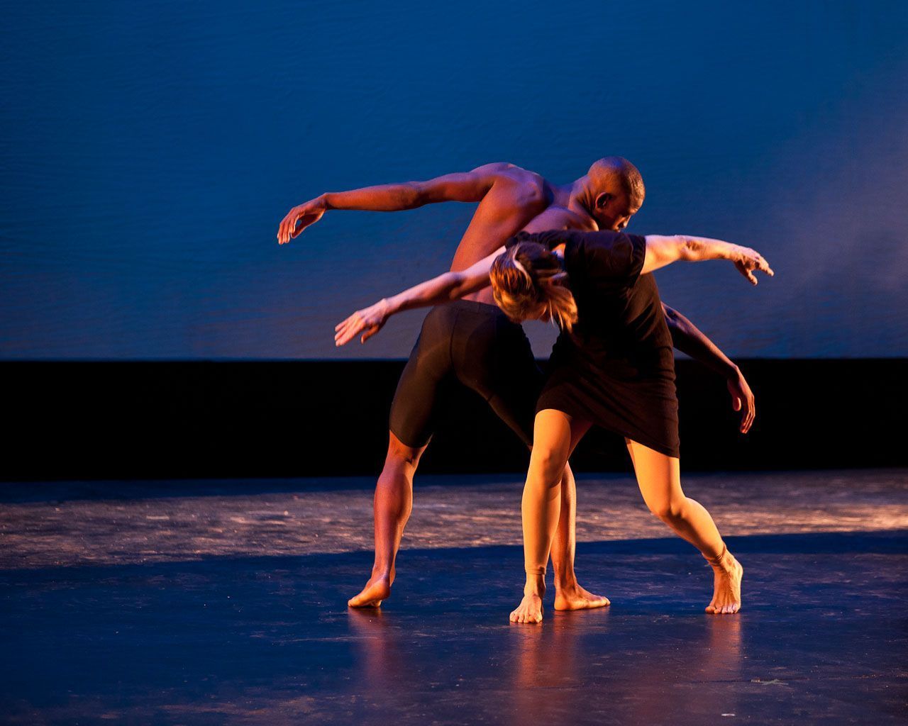 1280x1024 Kinetic Dreams' a Moving Debut for Dance