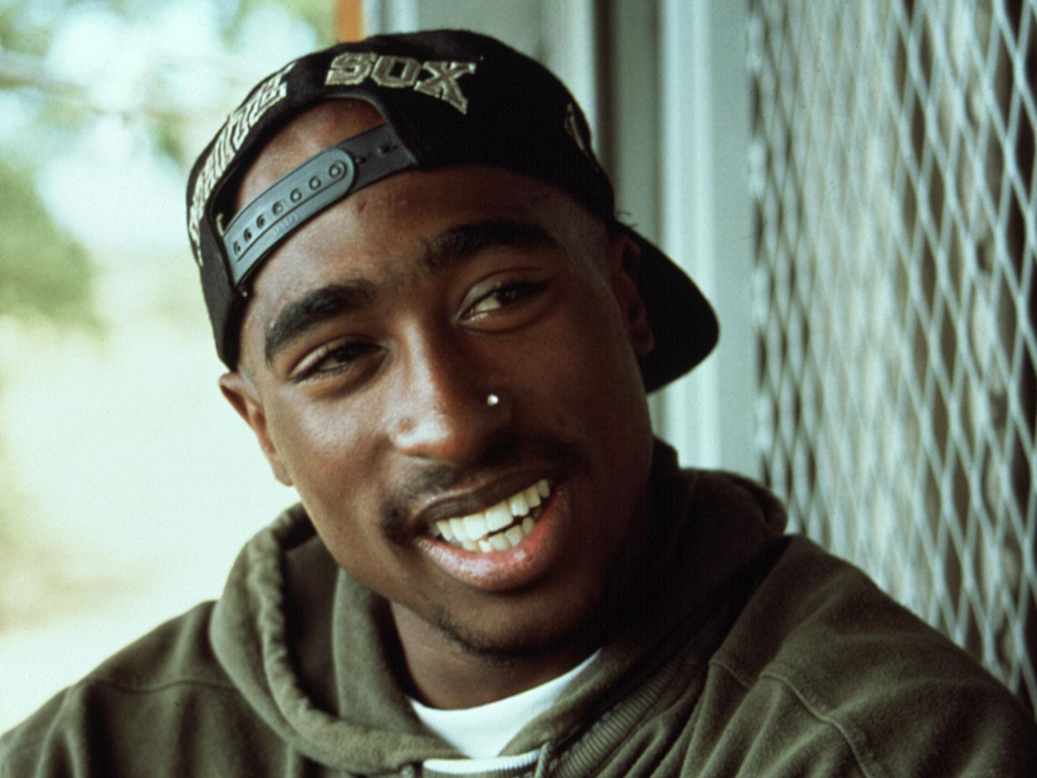 2048x1536 Tupac Background