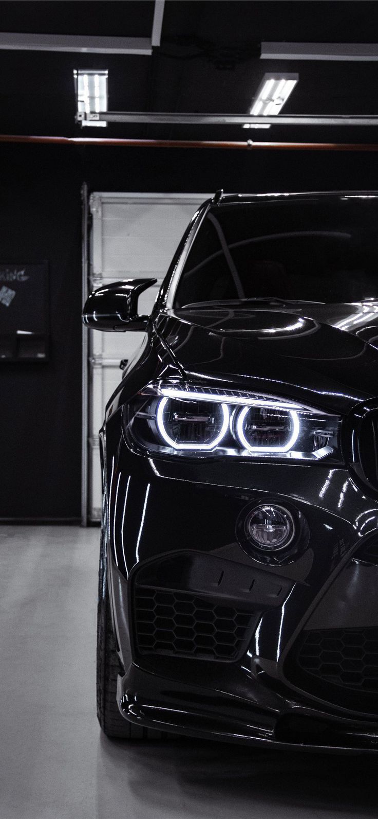 736x1592 BMW X5 iPhone Wallpaper