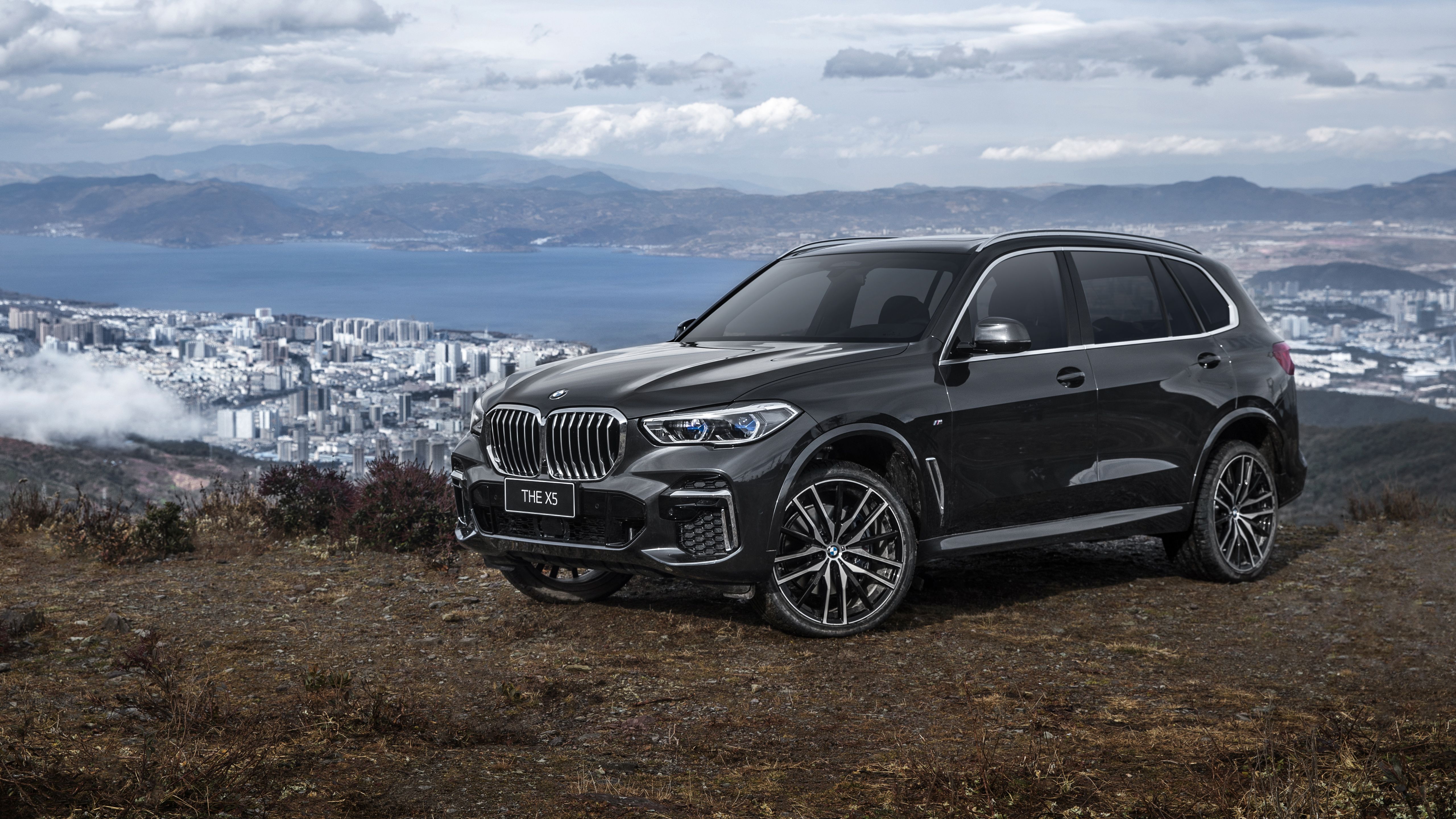5120x2880 BMW X5 2023 Wallpaper