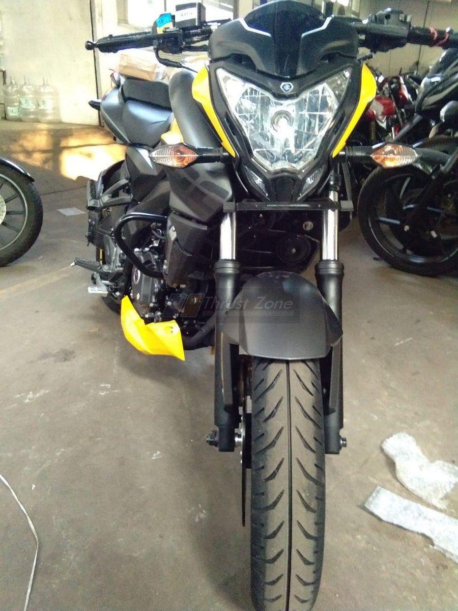 900x1200 Pulsar 200 ns yellow