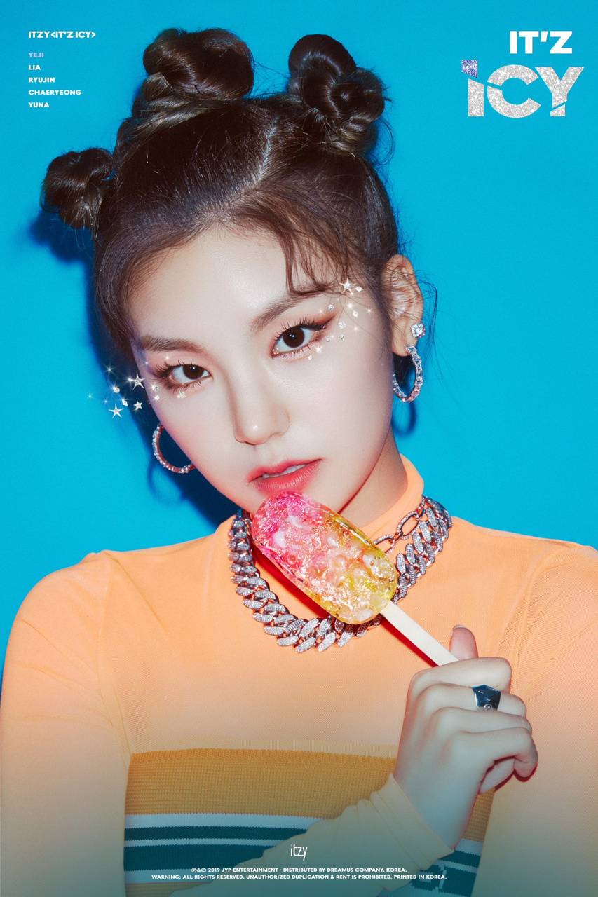853x1280 Itzy Yeji wallpaper