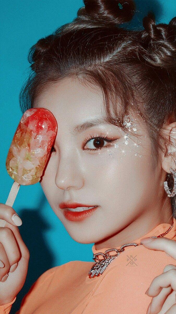 675x1200 Wallpaper yeji uploaded