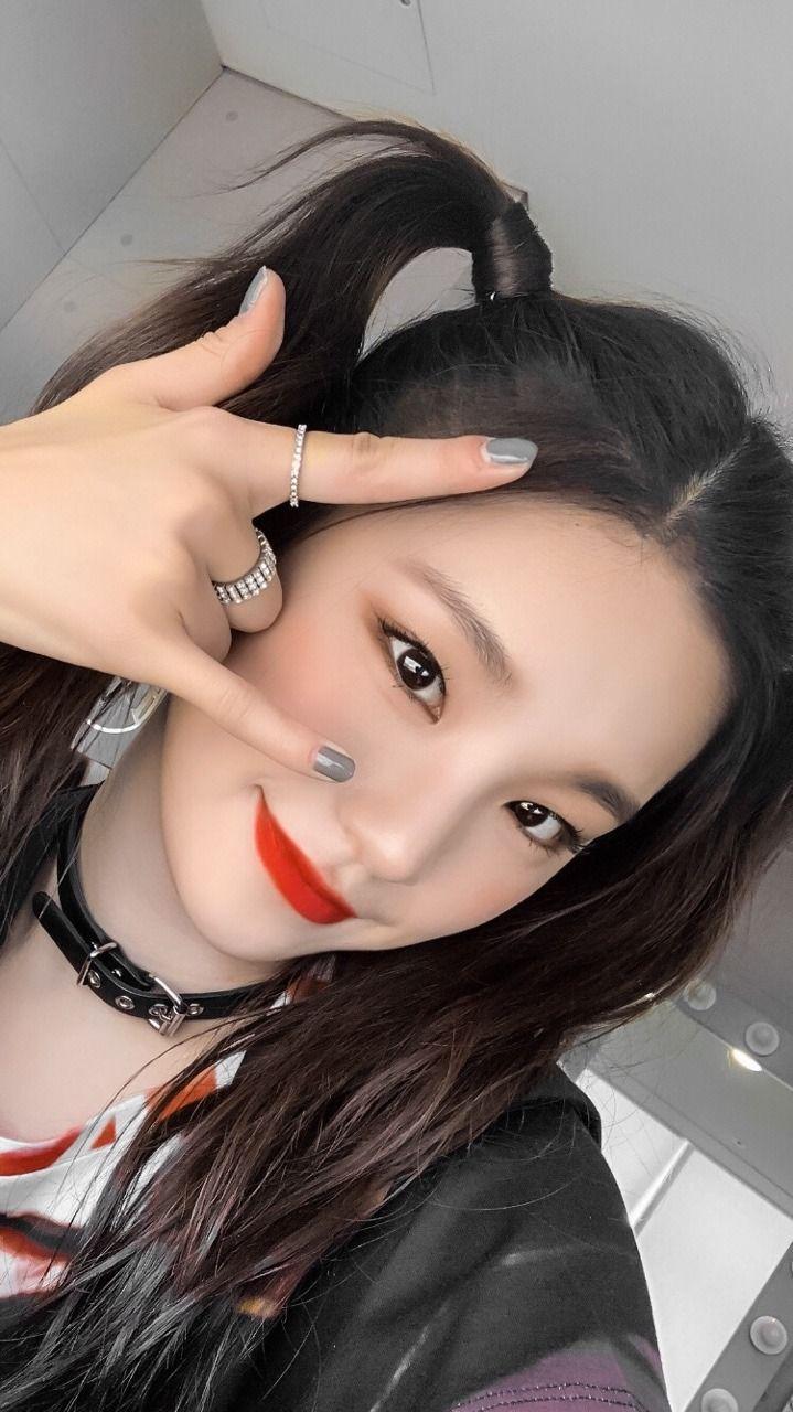 719x1280 girls