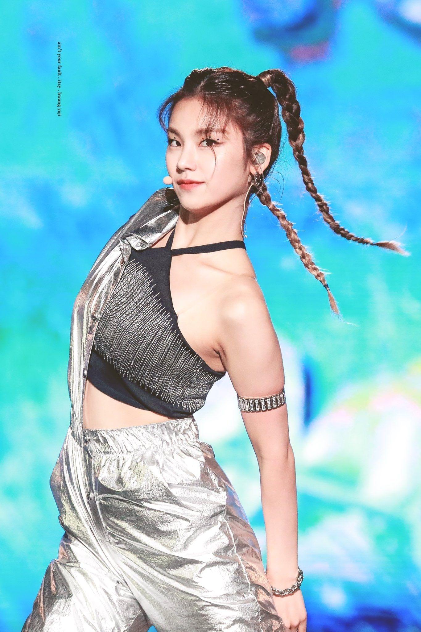 1365x2048 Hwang Yeji KPOP Image Board
