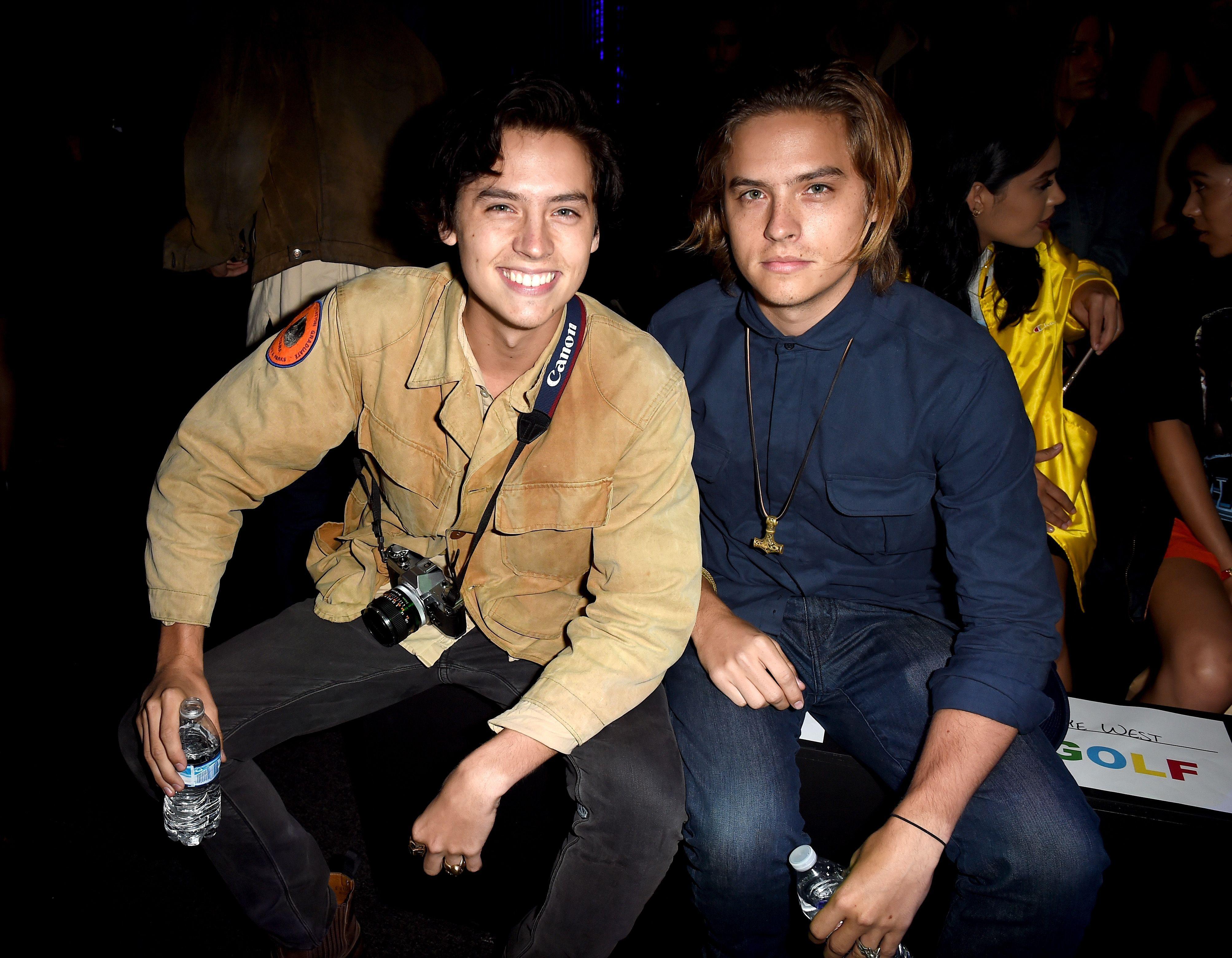 4012x3119 Cole and Dylan Sprouse's Dad is Their Triplet Sprouse Twins