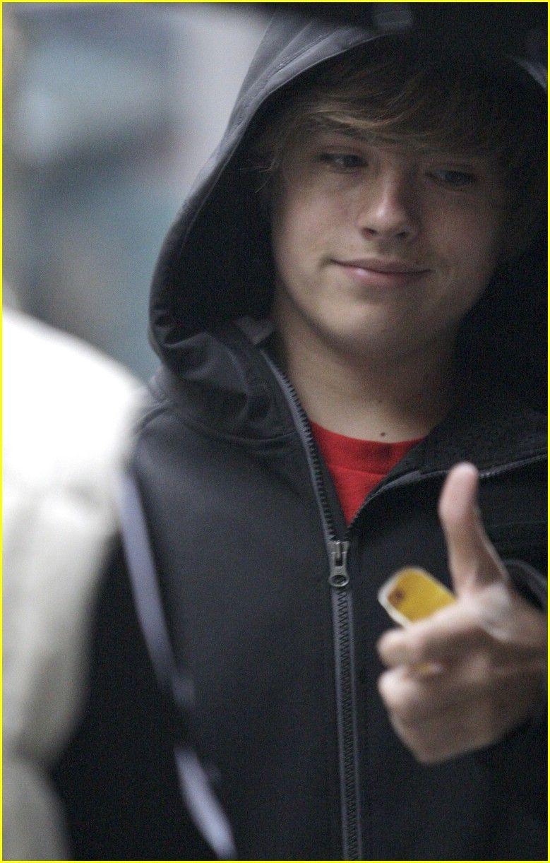 Dylan Sprouse Wallpapers - Top Free Dylan Sprouse Backgrounds