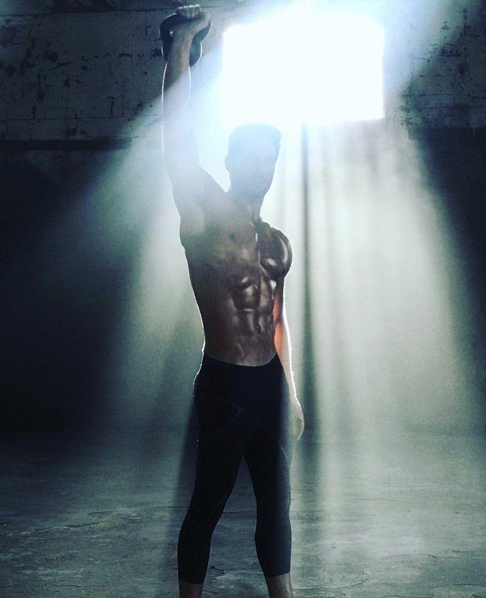 Tom Ellis Wallpapers - Top Free Tom Ellis Backgrounds - WallpaperAccess