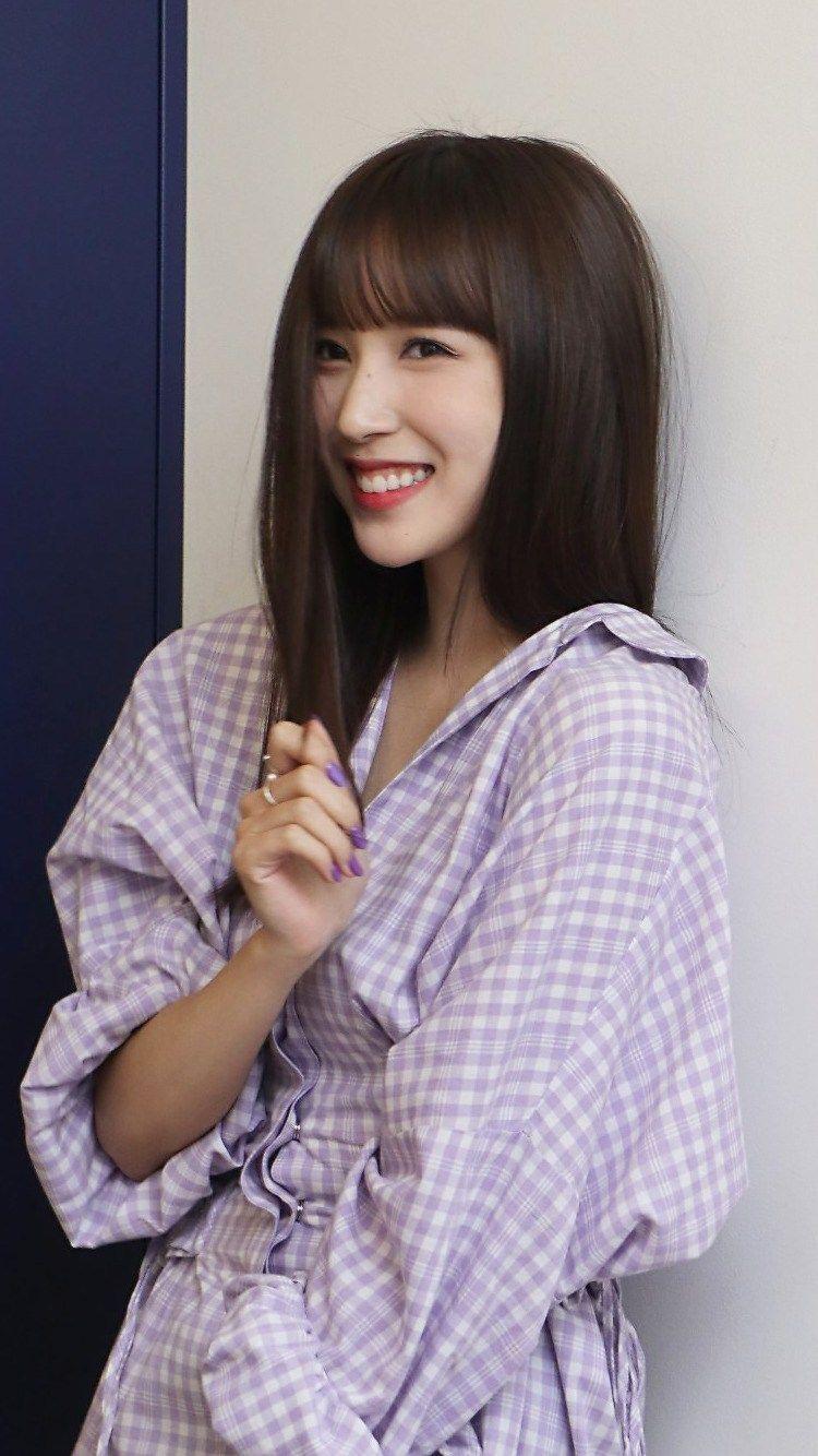 750x1334 twice wallpaper