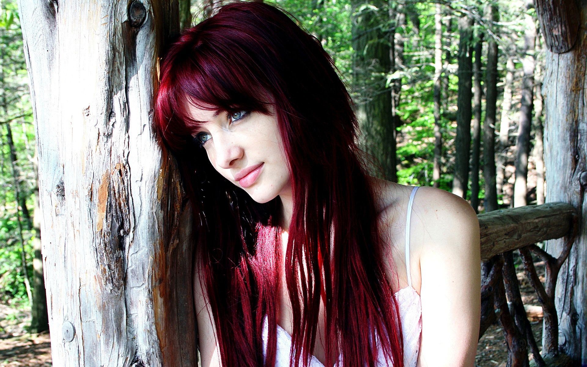 1920x1200 Wallpaper look, trees, reverie, red, Susan Coffey, Susan Coffey for mobile and desktop, section девушки, resolution 1920x1200