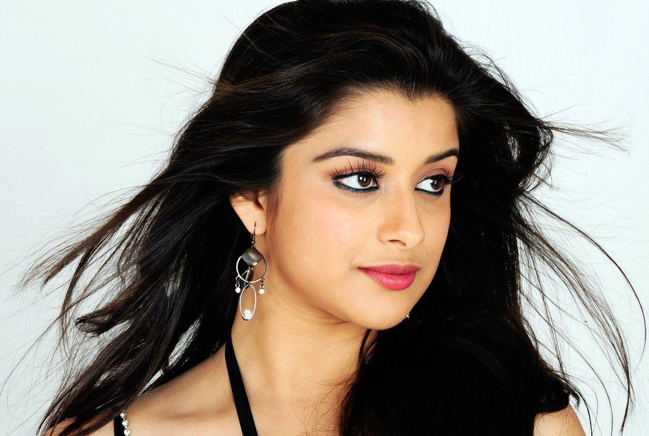 Indian Beautiful Girl Photo HD Image Download  Wallpaper