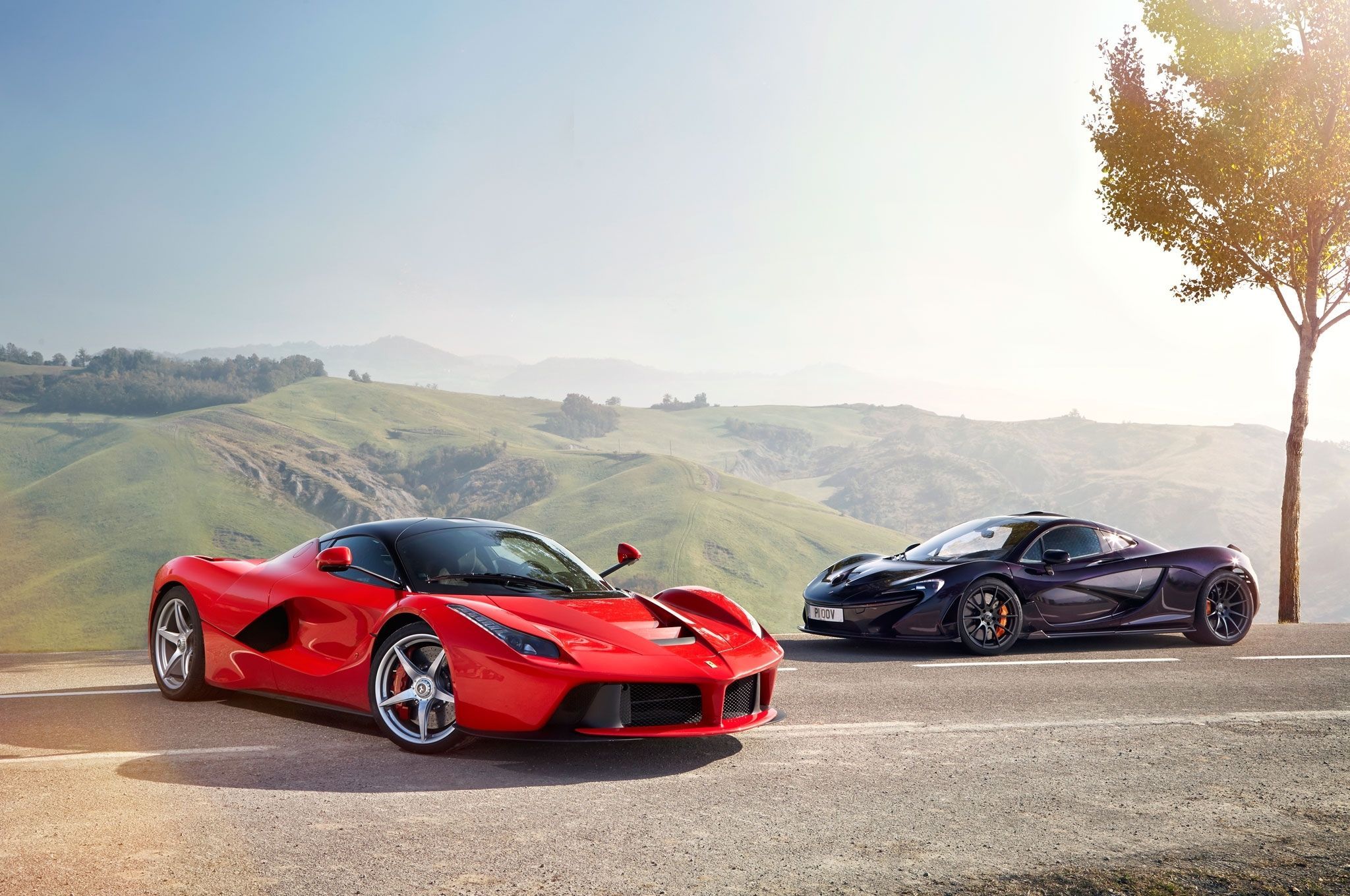 2048x1360 Free Ferrari Laferrari 4K Wallpaper & Desktop HD Background for PC