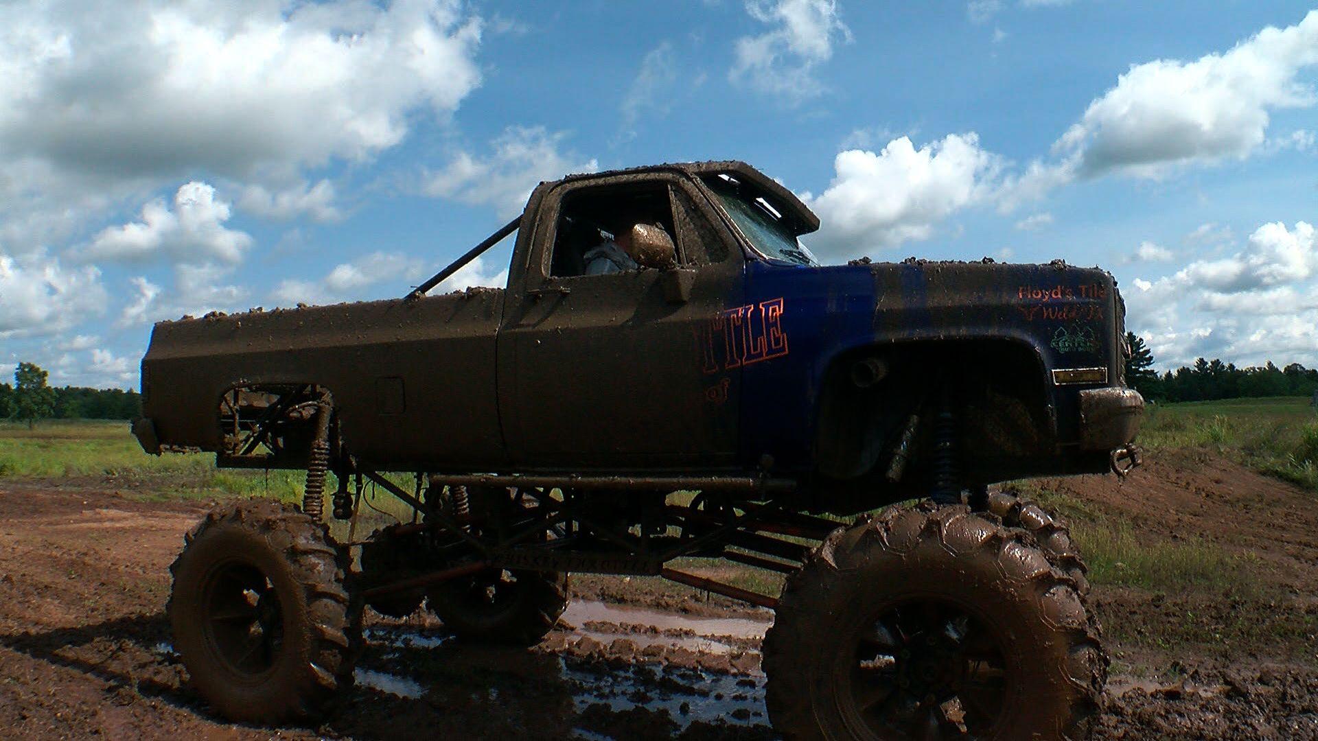 1920x1080 Finding Minnesota: Getting Stuck In Howie's Mud Bog