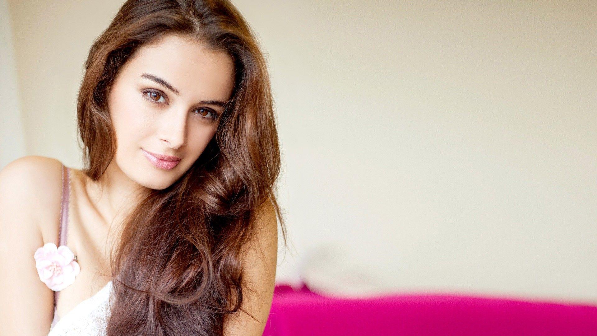 1920x1080 HD Evelyn Sharma Wallpaper