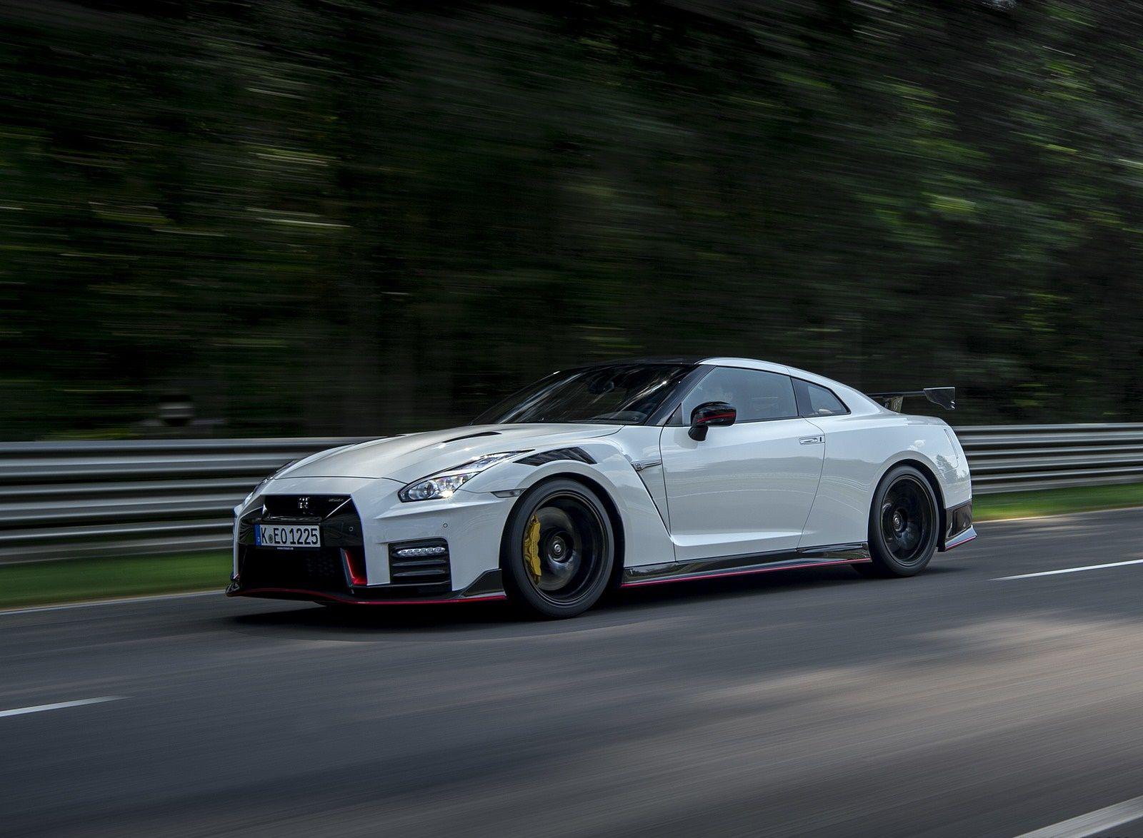 Nissan Gt R Sports Wallpapers Top Free Nissan Gt R Sports Backgrounds Wallpaperaccess
