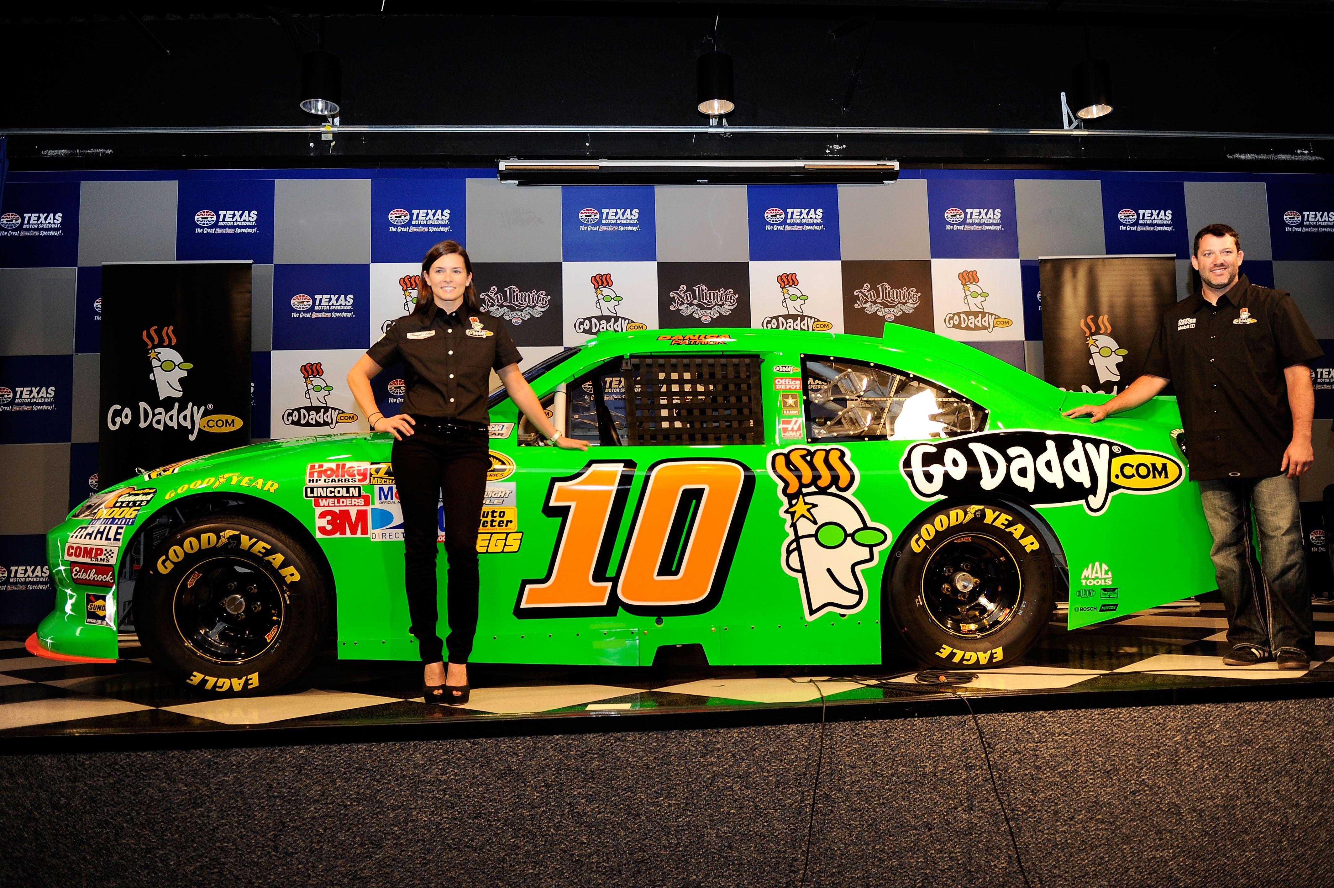 4256x2832 Danica Patrick kicks off 2012 Cup Schedule at Daytona 500