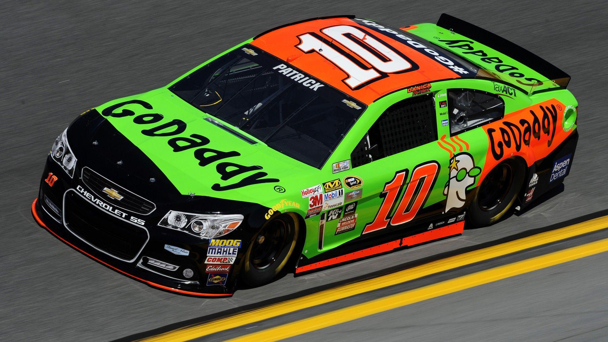 2048x1152 Download 2048x1152 Danica Patrick at 2015 Nascar Daytona 500