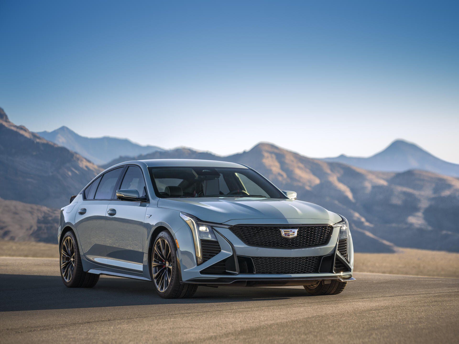 1920x1440 Cadillac CT5 V Blackwing: Stunning 8K Ultra HD Wallpaper
