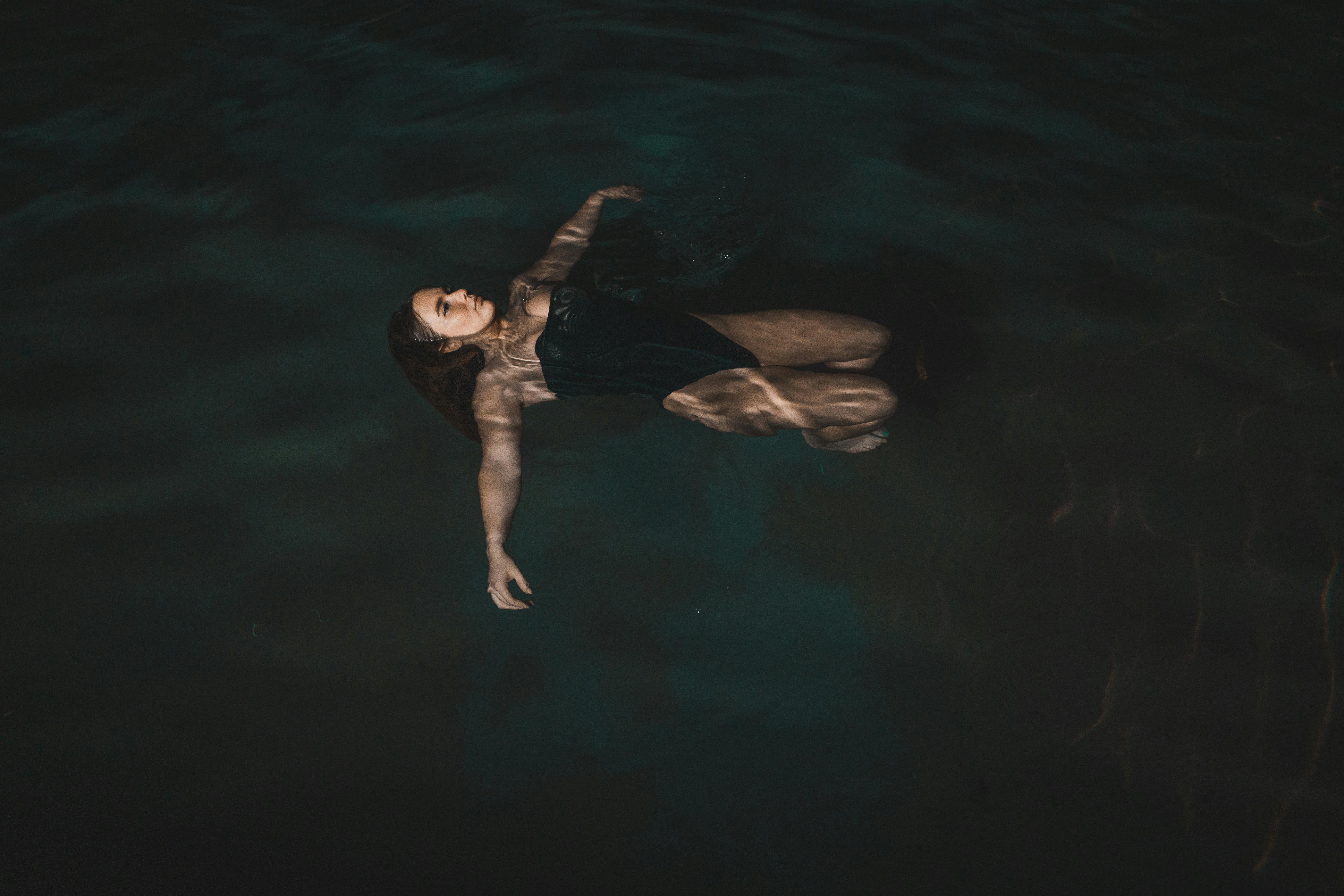 6879x4588 Floating Photo, Download The BEST Free Floating & HD Image