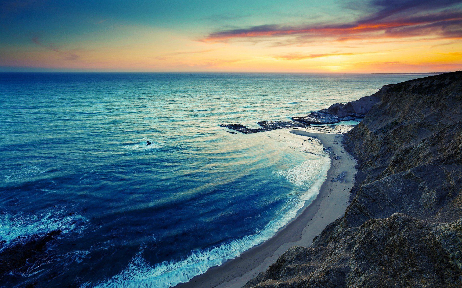 1920x1200 Serene Ocean Horizon: Stunning Nature HD Wallpaper