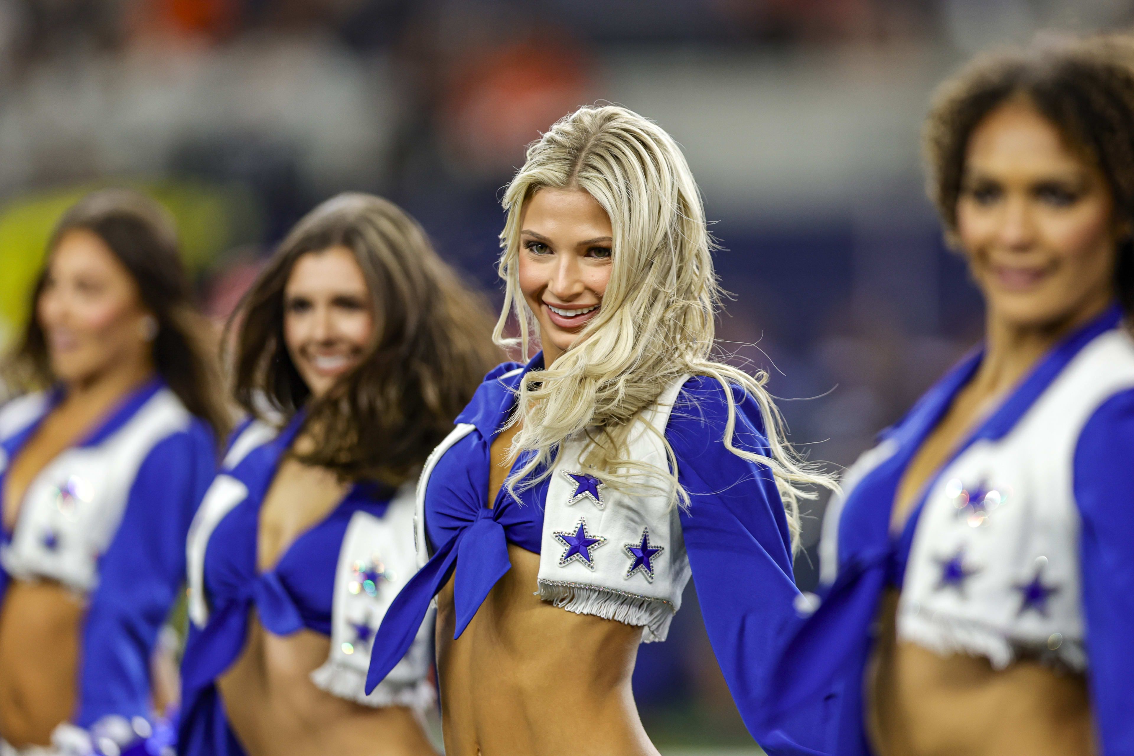 3840x2560 Photos: Cowboys Cheerleaders Are Ready For Monday Night Football