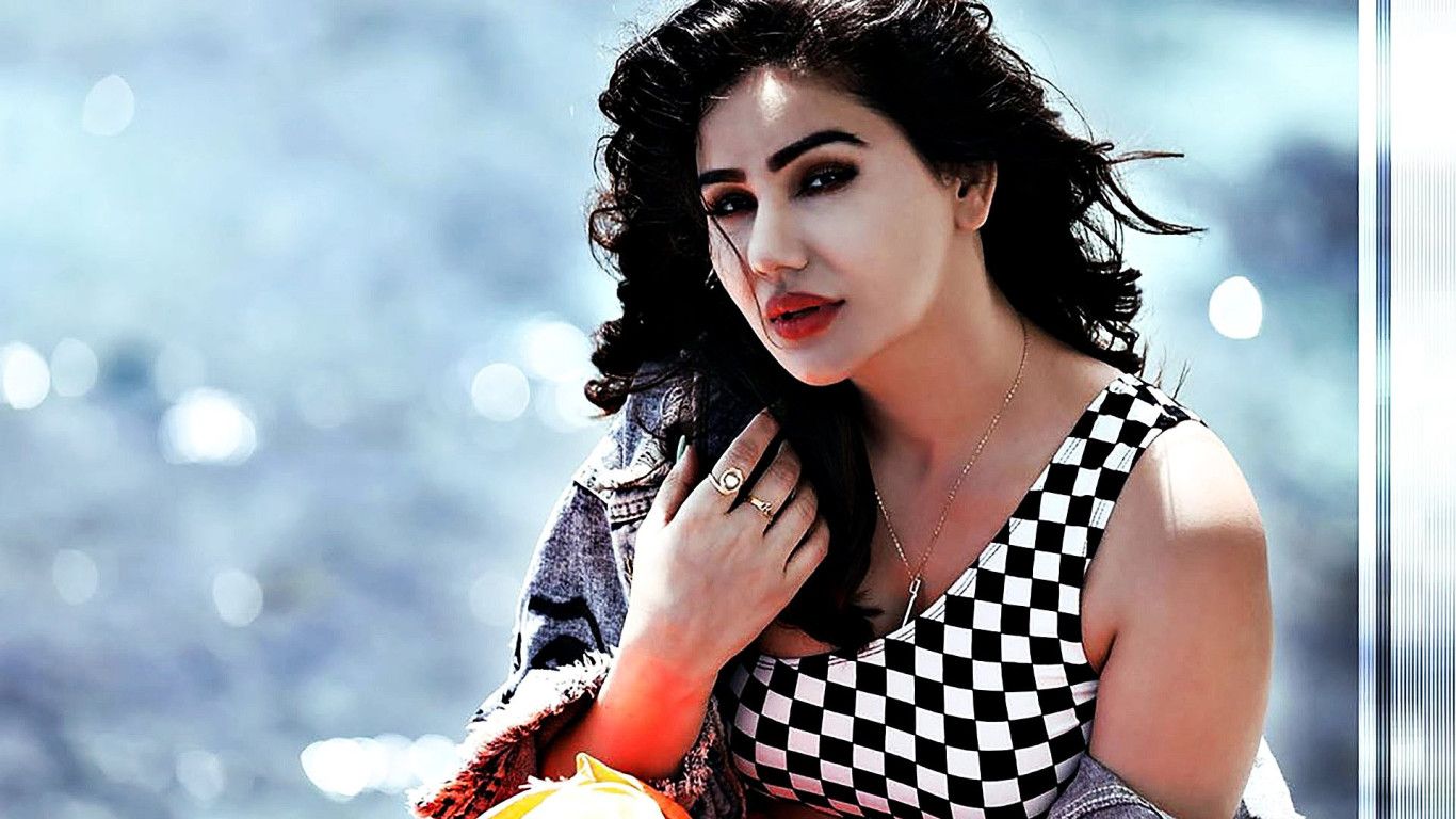 1366x768 Actress Kangna Sharma Wallpaper 50602