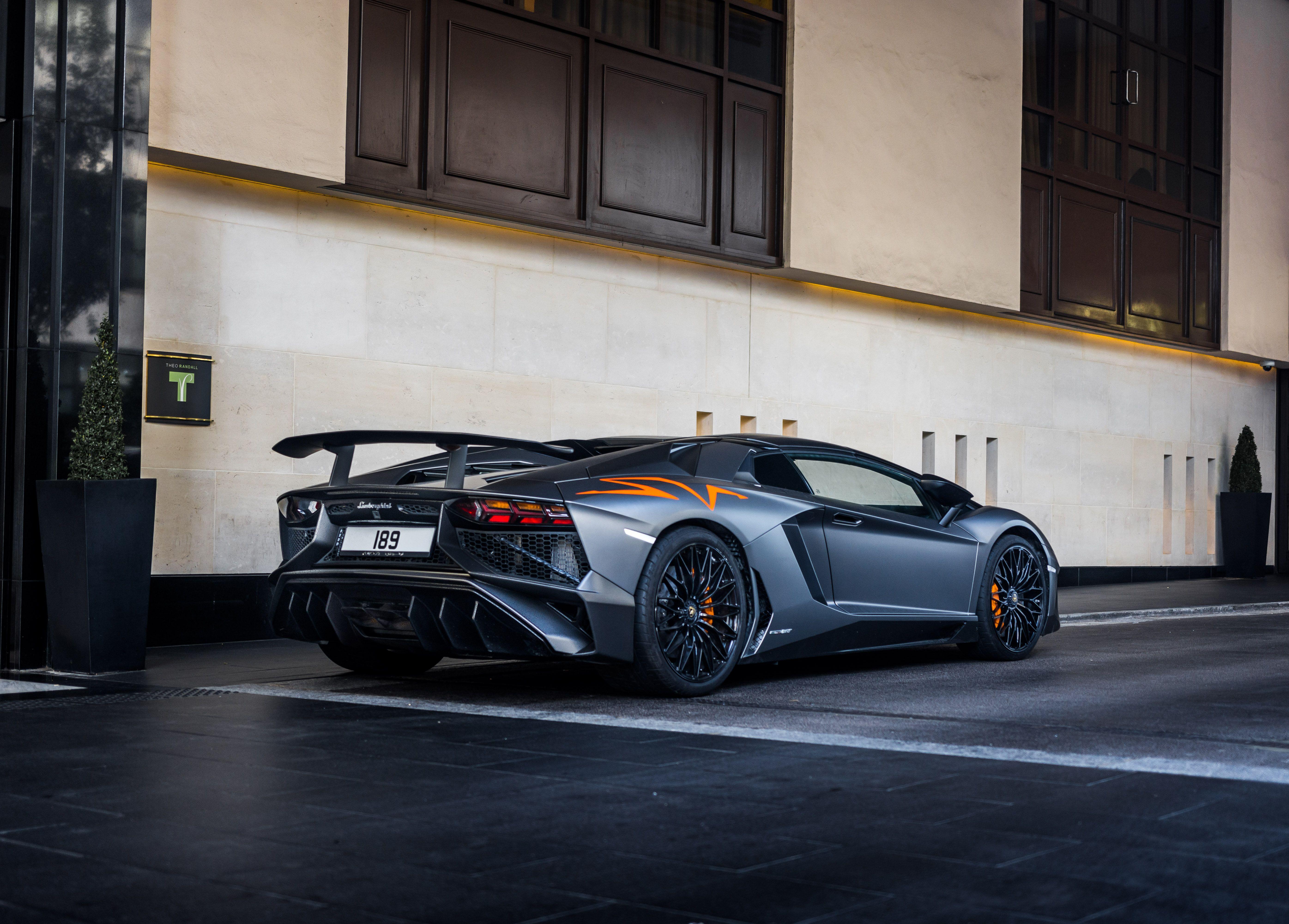 Lamborghini Aventador SV White