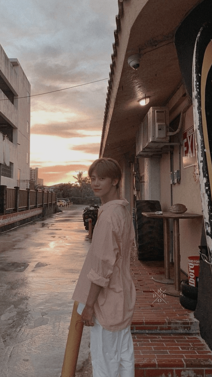 675x1200 Kpoplocks. ASK IS CLOSED!