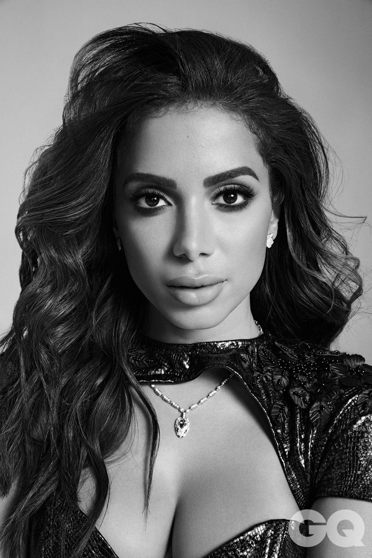 1280x1920 Anitta