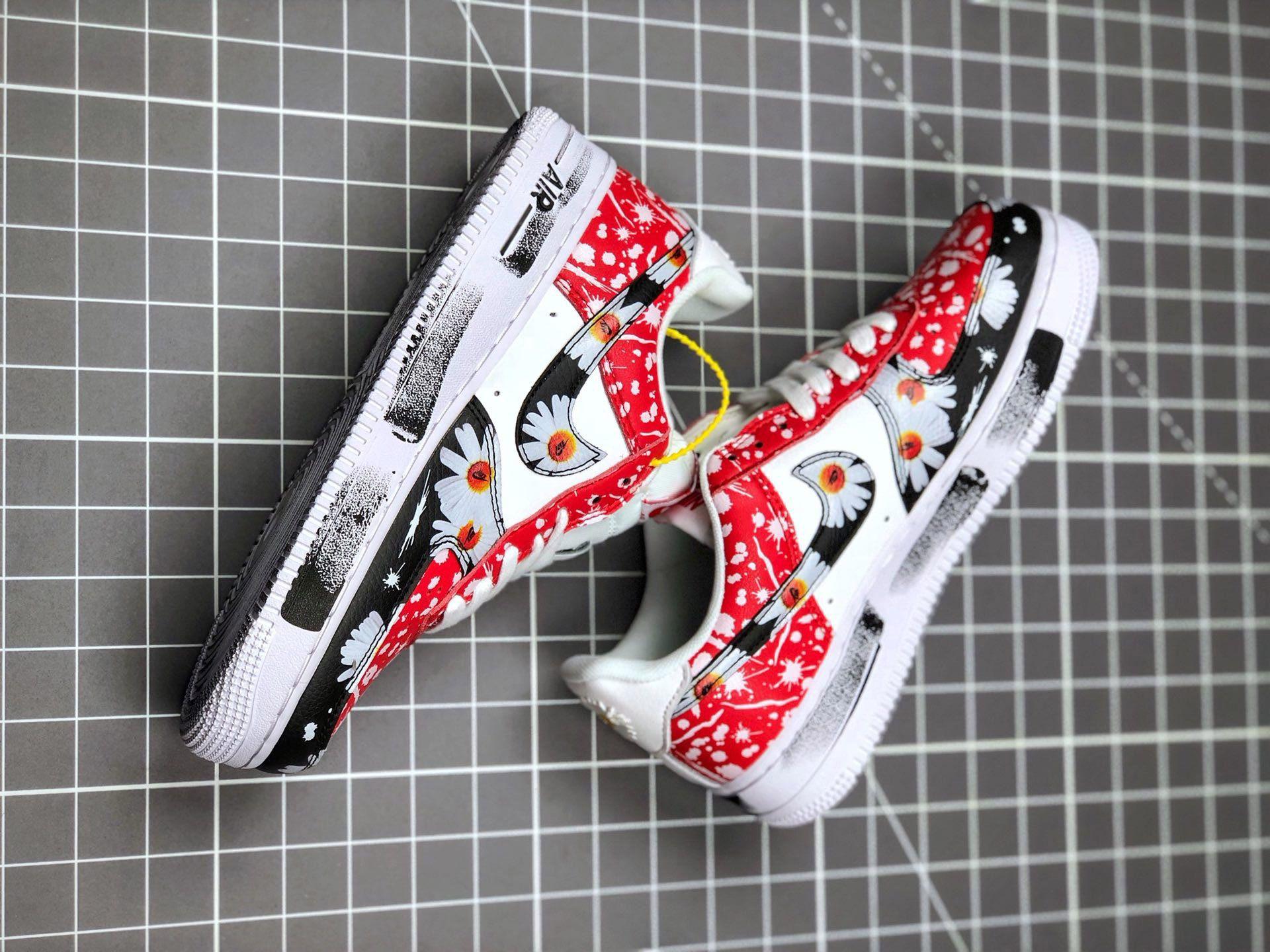 1920x1440 G Dragon PEACEMINUSONE X Nike Air Force 1 DIY