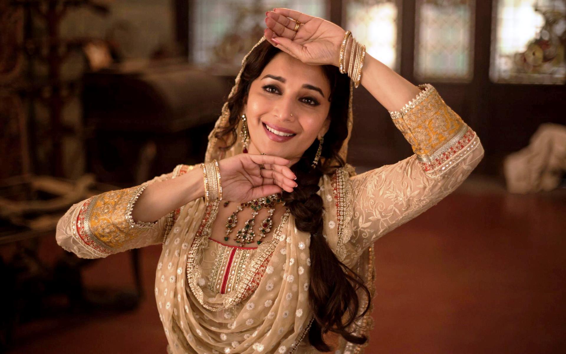 1920x1200 Classical dance make dancers' foundation strong: Madhuri Dixit