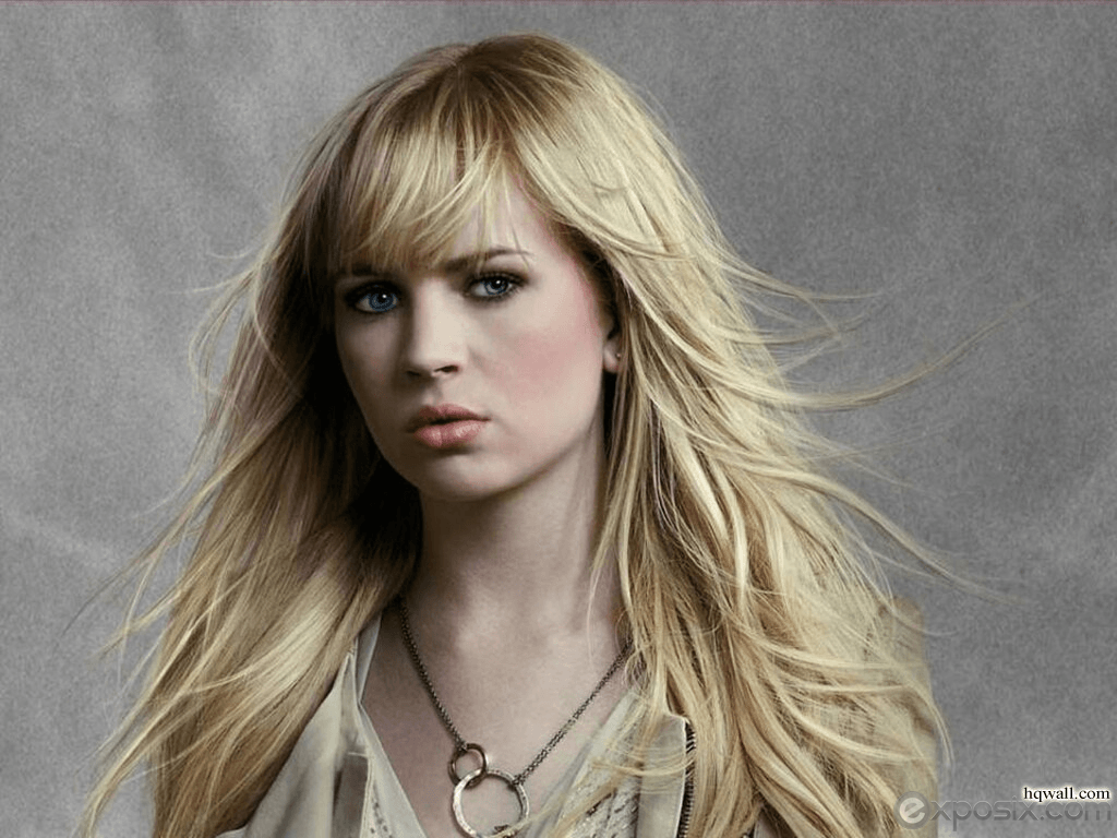 1024x768 Britt Robertson Wallpaper