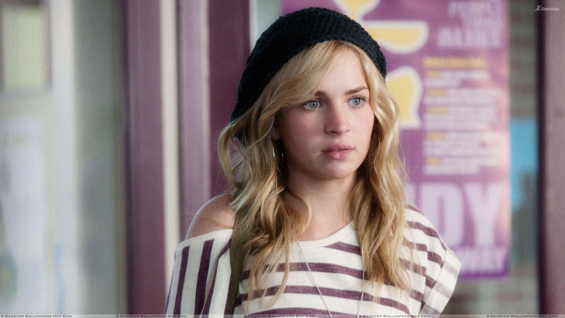 1920x1080 Britt Robertson Wearing Black Cap N White Lining Top Wallpaper