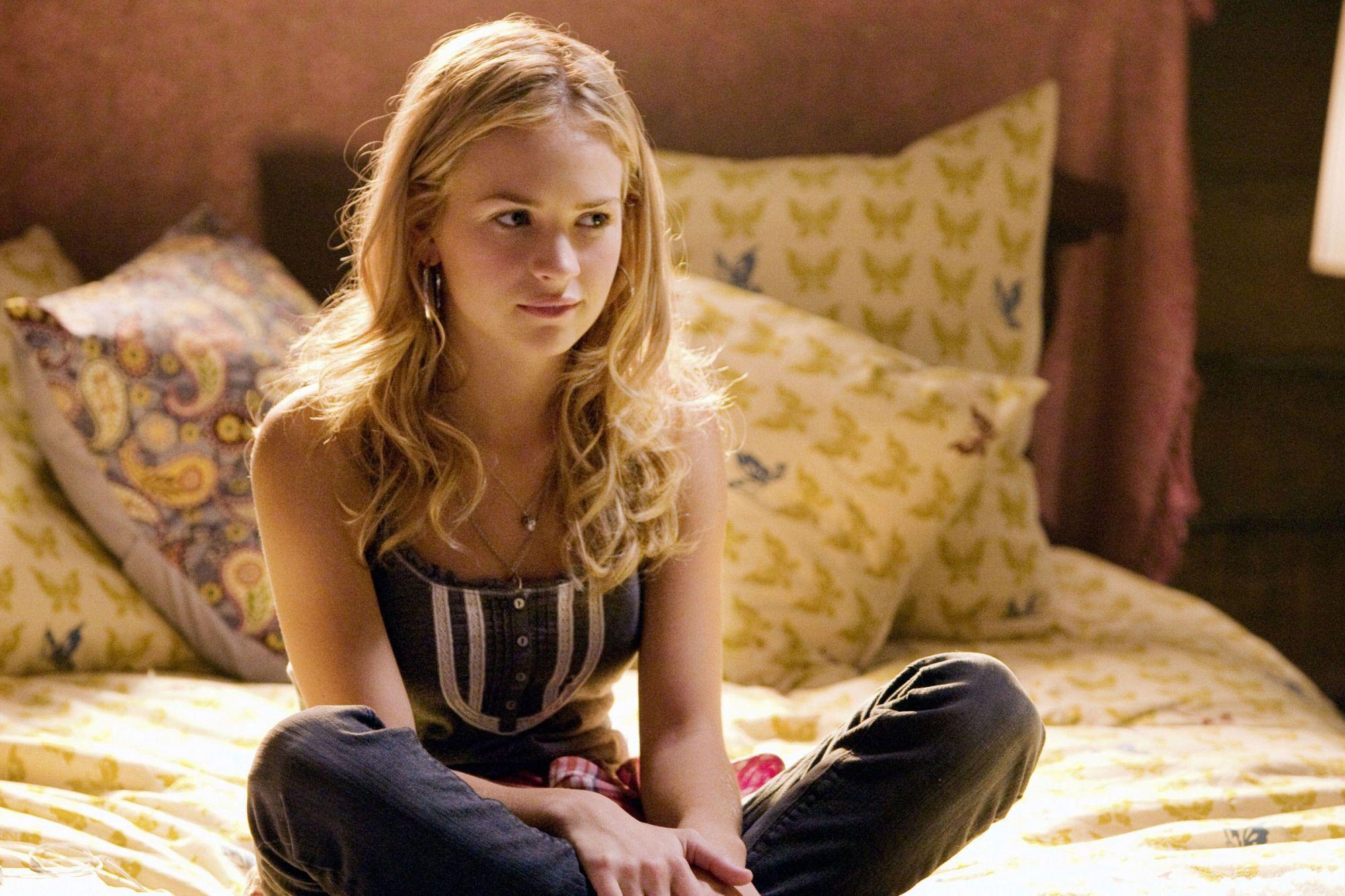 Britt Robertson Wallpapers Top Free Britt Robertson Backgrounds WallpaperAccess