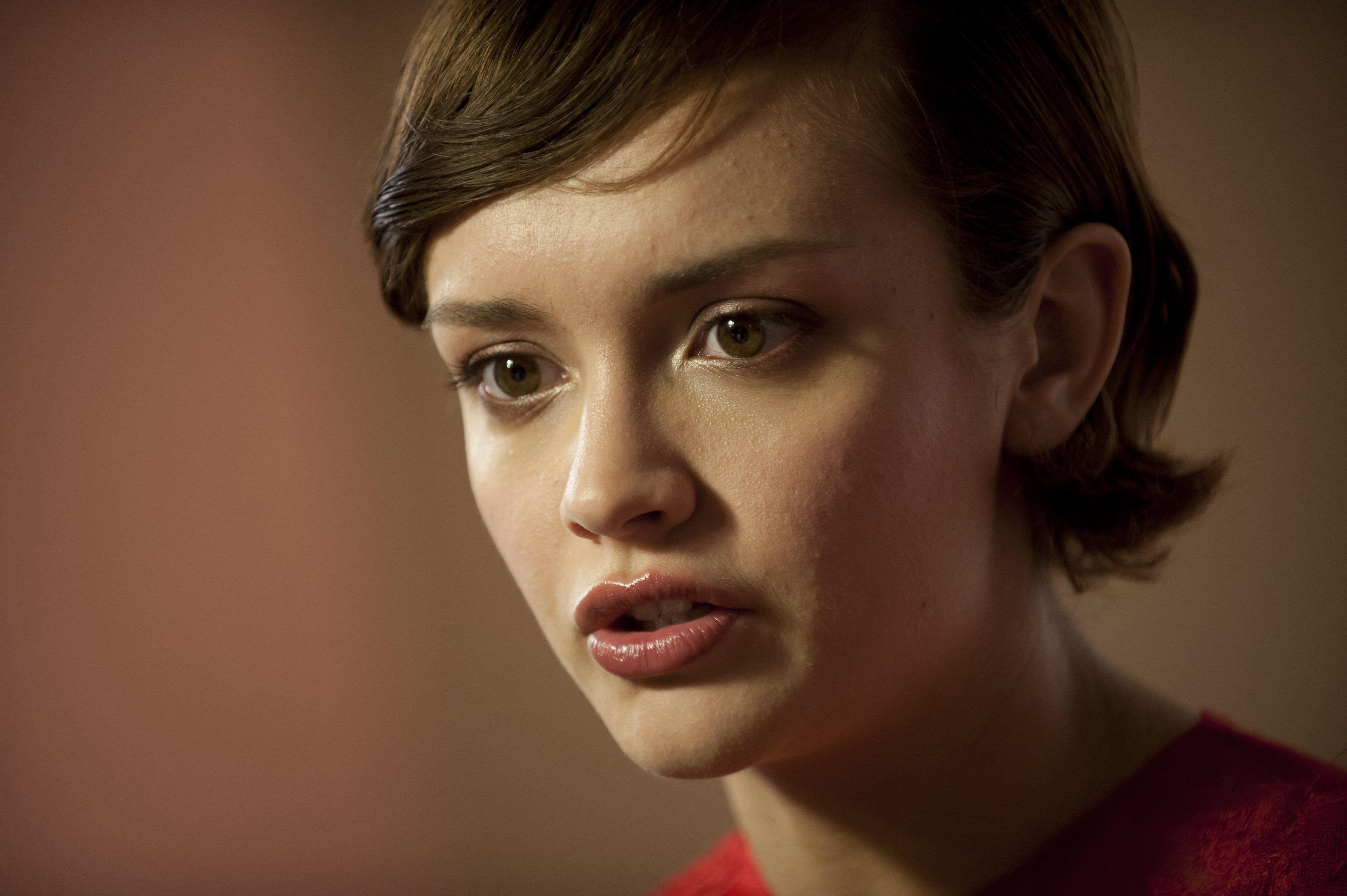 3900x2595 Olivia Cooke High Quality Wallpaper