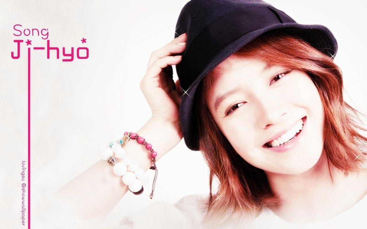 1280x800 Song Ji Hyo Wallpaper