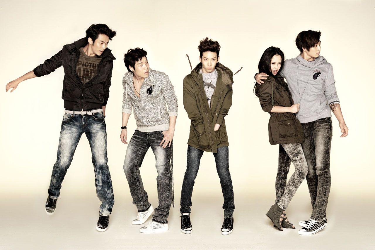 1280x856 Song Ji Hyo And Boys Wallpaper & Background Download