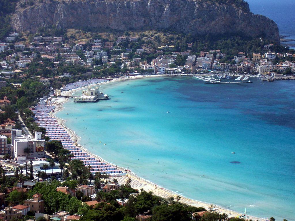 1024x768 Palermo, Italy Wallpaper