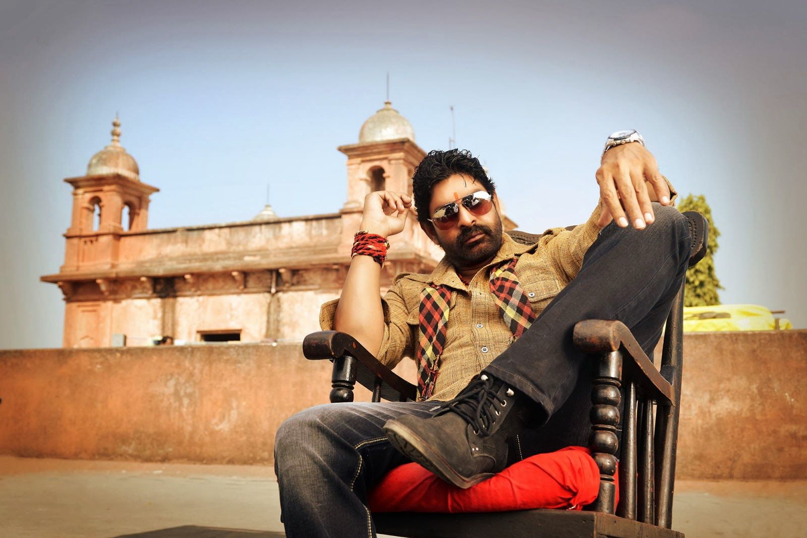 1600x1068 Jagapathi Babu Photo in Pilla Nuvvu Leni Jeevitham Movie Updates, Film News, Movie Reviews, Press Notes, Film Ratings, Celebrity Interviews