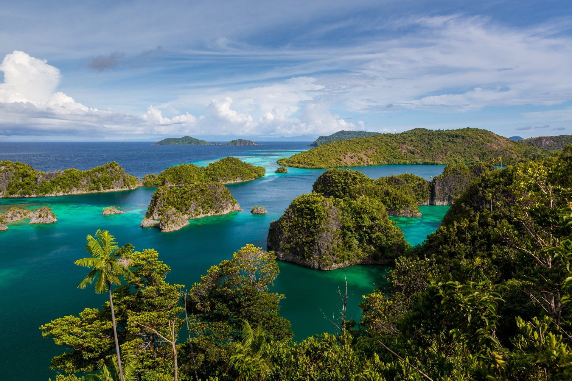 1920x1280 Download Ocean Indonesia Nature Island 4k Ultra HD Wallpaper
