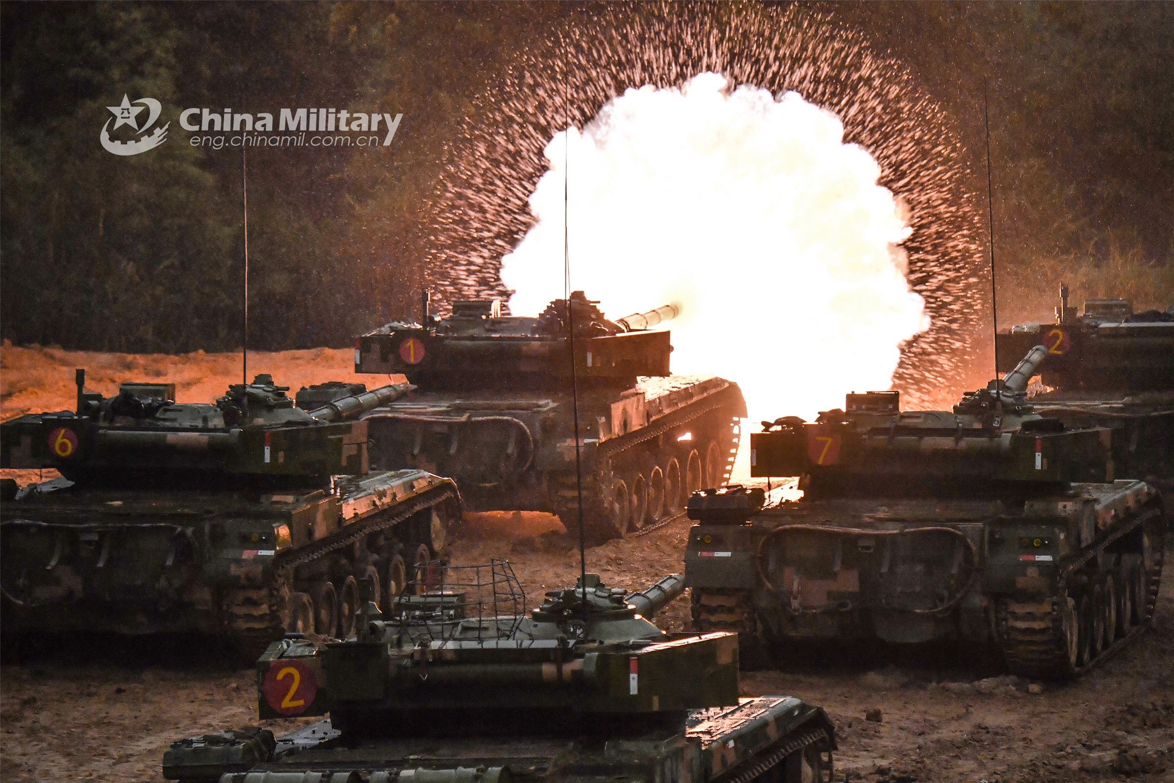 2400x1600 MBTs Fire Main Guns In 24 Hour Live Fire Test China 中国军网（英文版）
