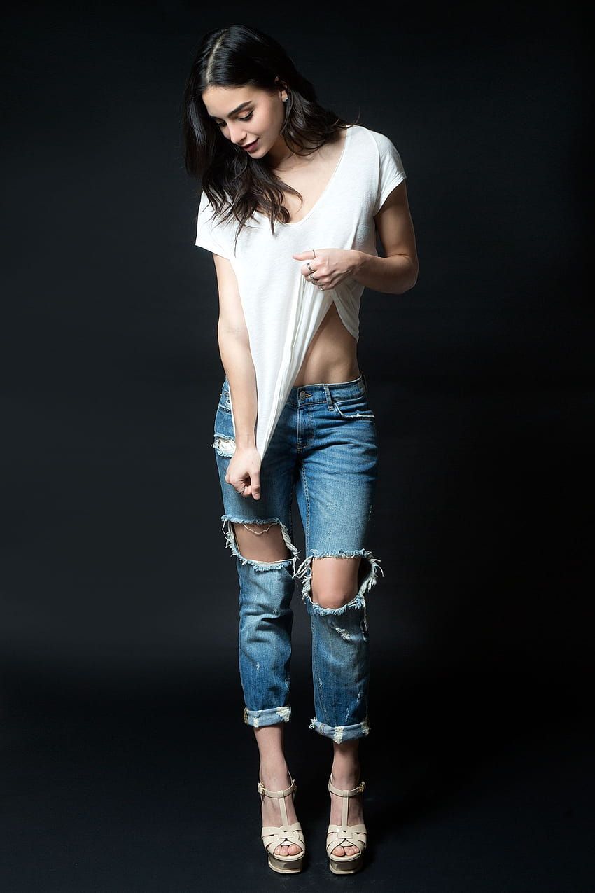 850x1275 Melissa Barrera HD phone wallpaper