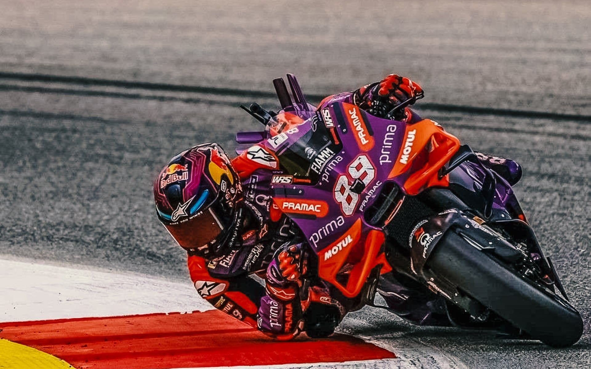 1920x1200 Jorge Martin: Struggling with the soft rear but confident with the mediums