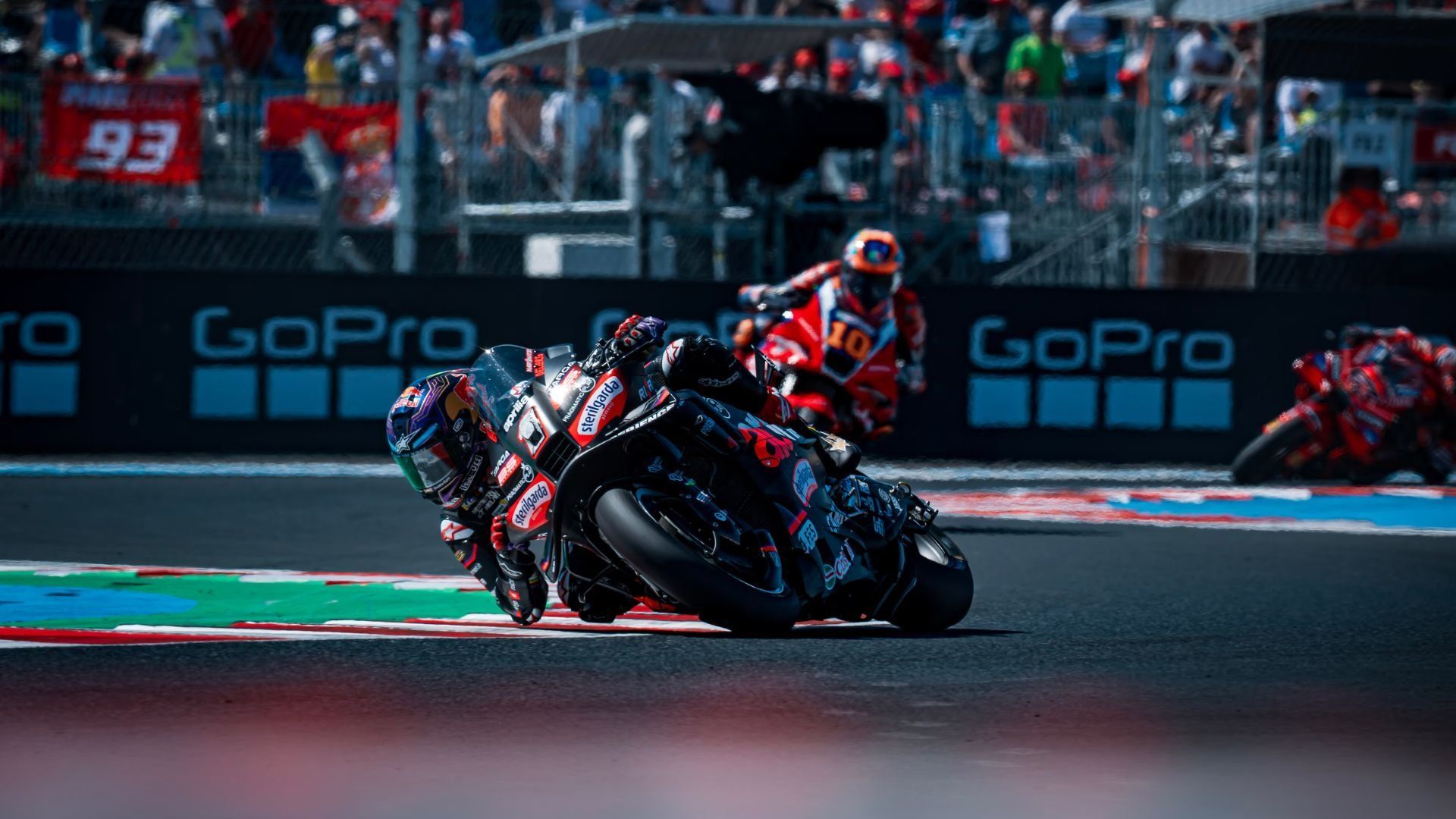 1920x1080 Martín comeback: Fourth place and fastest lap at Hungary