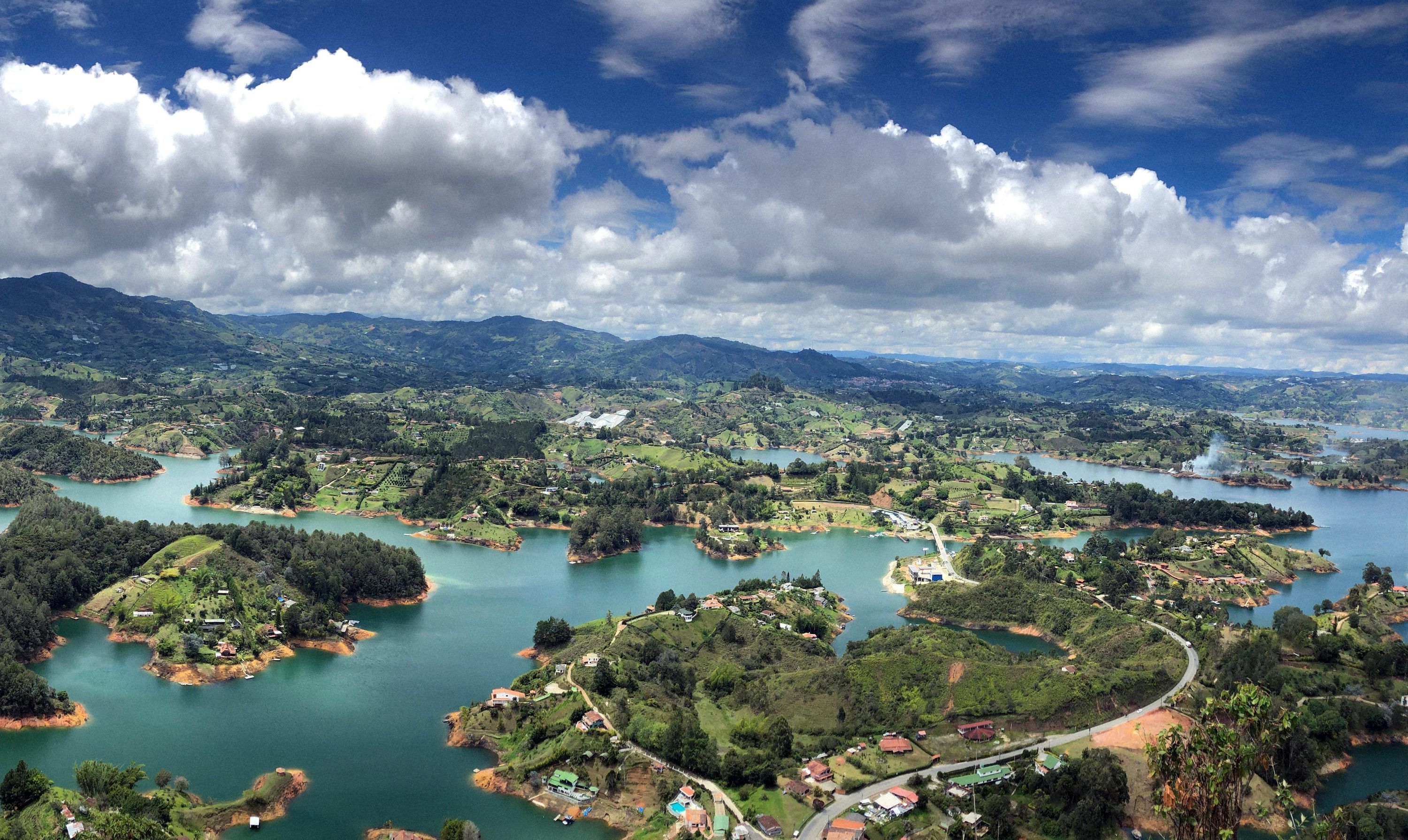 3000x1790 Guatape Picture. Download Free Image