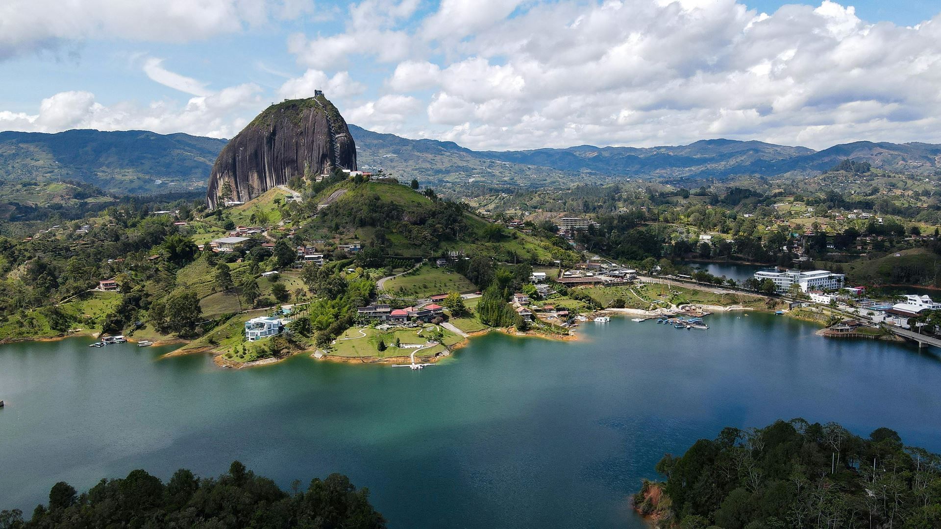1920x1080 What to do in Guatape and Piedra del Peñol from Medellin