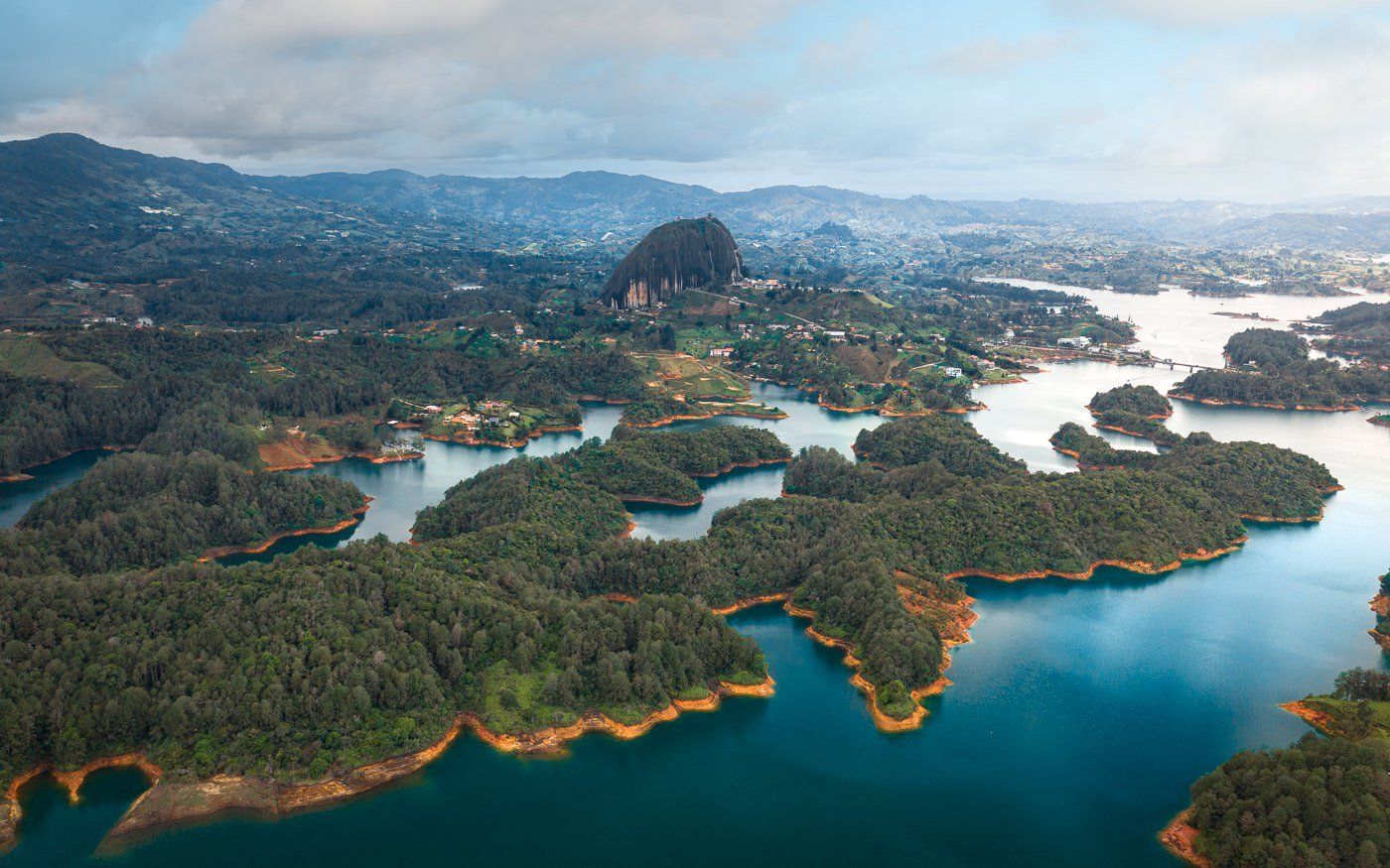 1400x875 How to Get to Guatapé from Medellín by Bus Or Day Trip