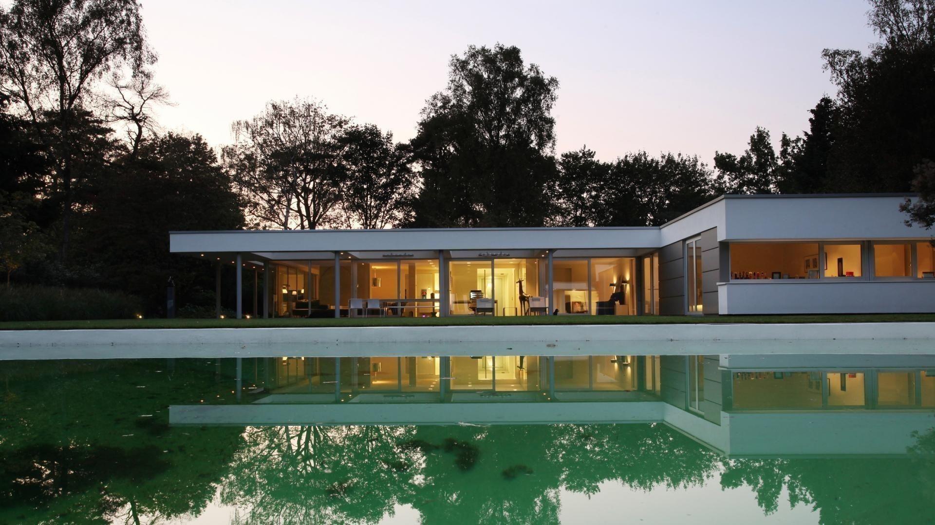 1920x1080 Beautiful House with Swimming Pool HD Wallpaper
