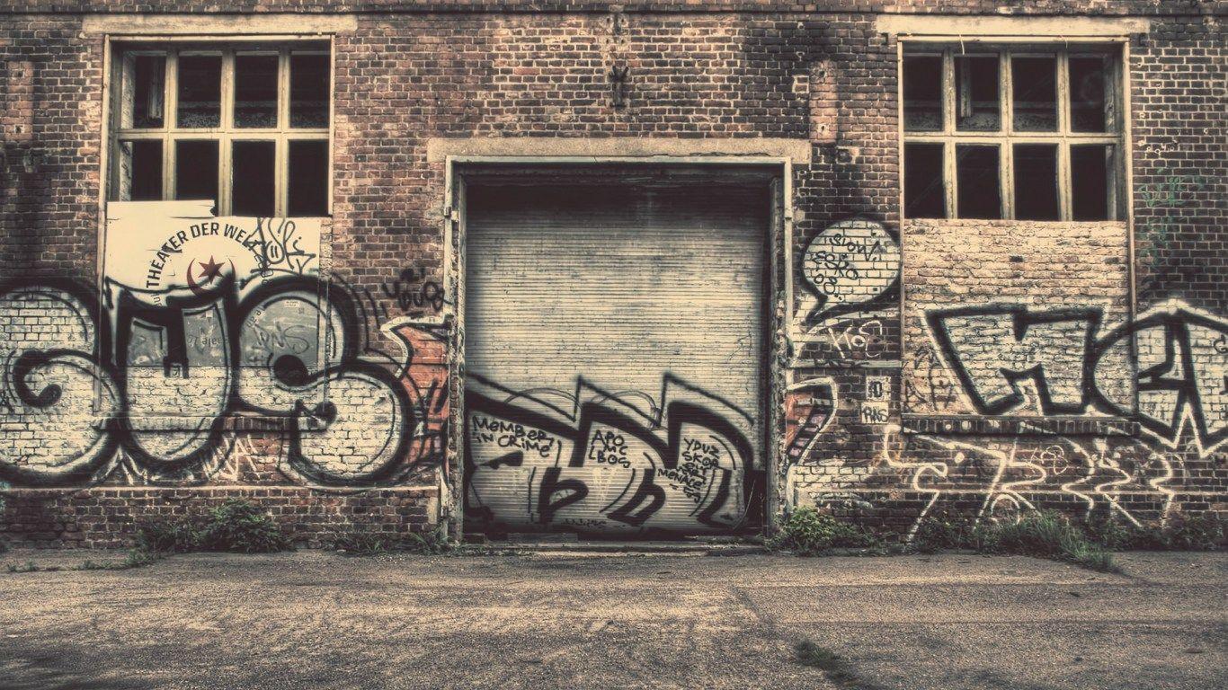 1366x768 HD Background City Graffiti Wall Drawing Art Old Street Wallpaper