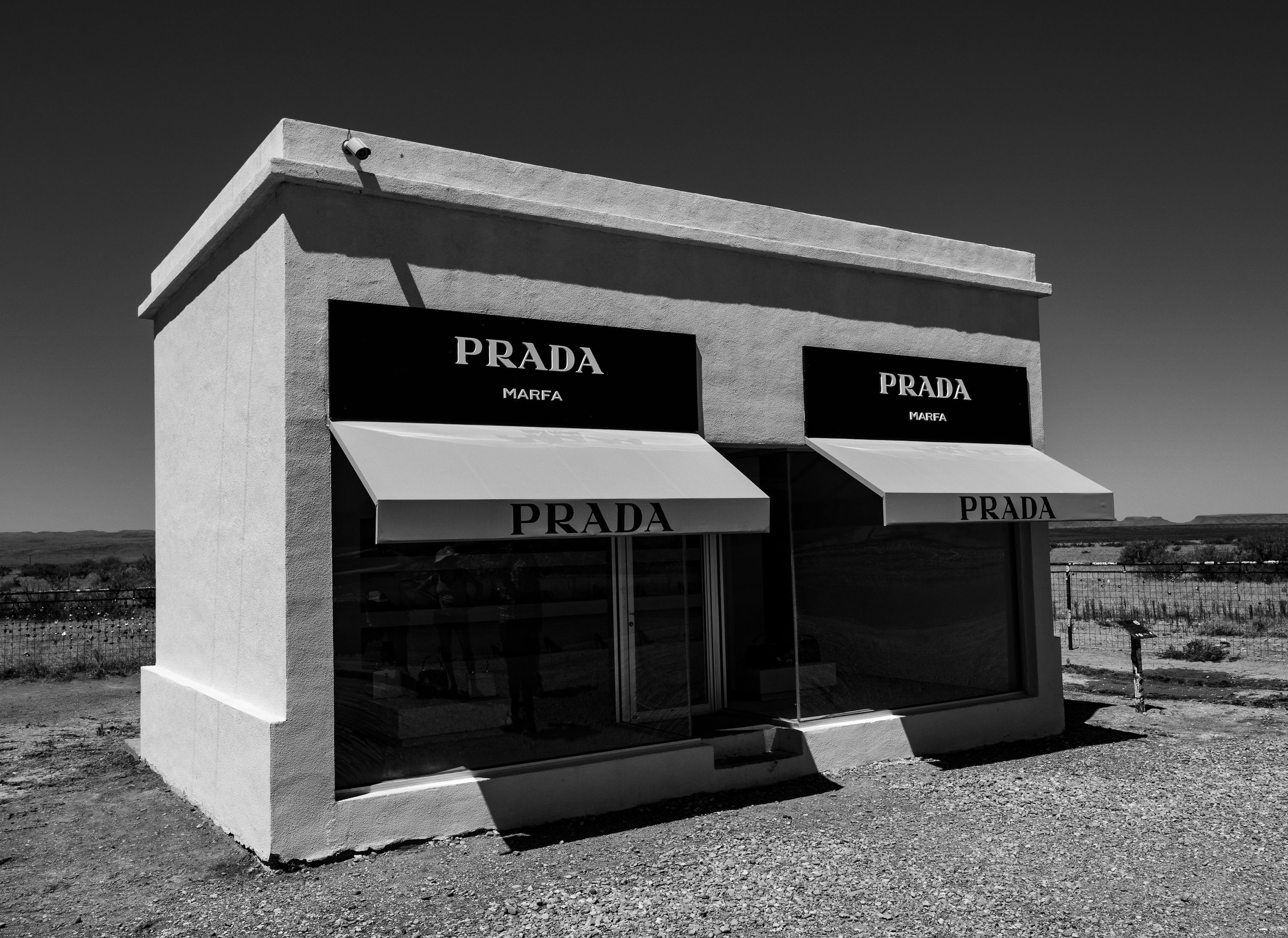 3000x2187 Prada Marfa Picture. Download Free Image